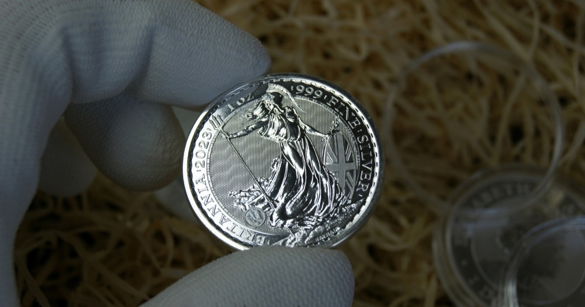 Investing in Silver Bullion vs Silver Coins for Growth: A Guide