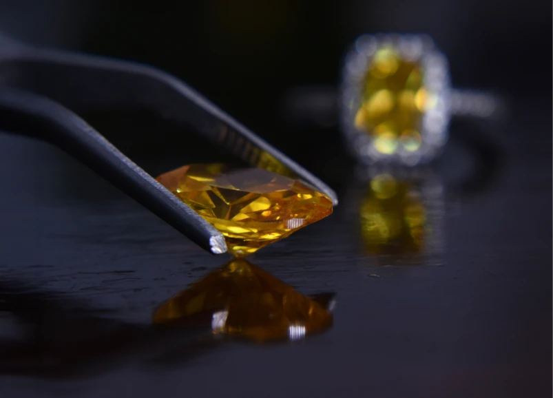 yellow diamond appraisal illustration